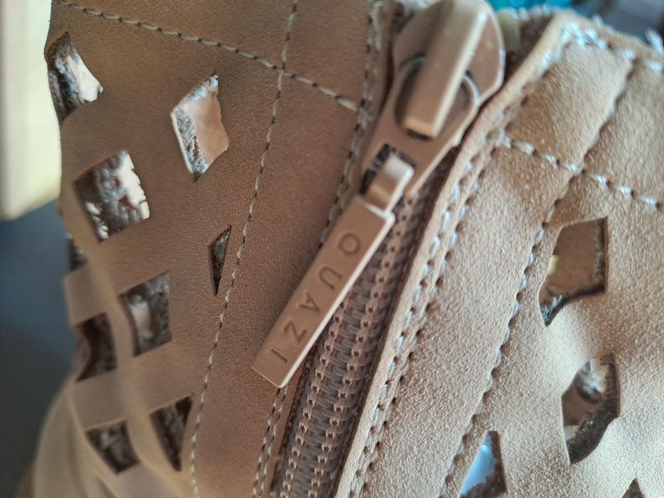 Beżowe, ażurowe botki Quazi 39