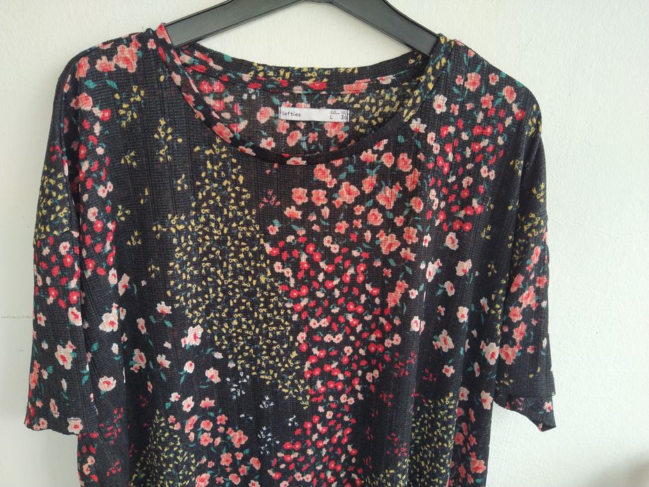 Blusa com padrão floral - Lefties - Tamanho L