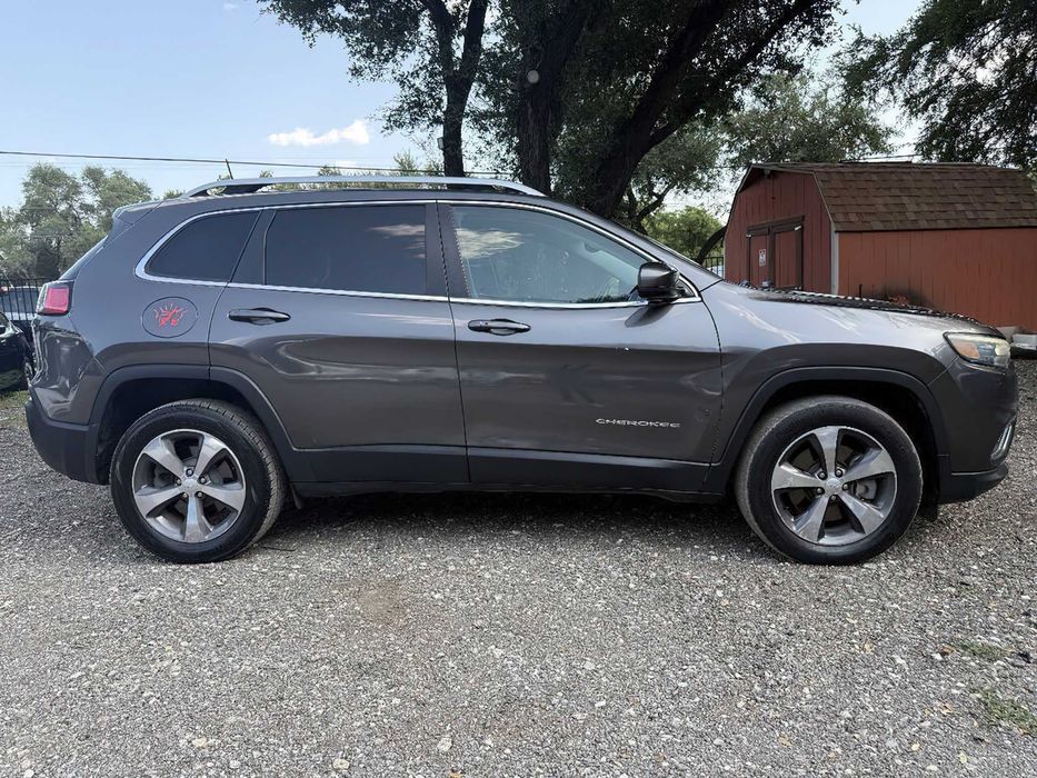 Jeep Cherokee      2020