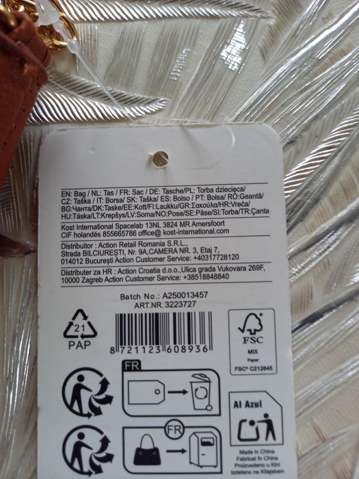 Mała torebka na telefon drobiazgi nowa z długim łańcuszkiem marki Trendz