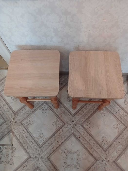 Табуретки 2 штуки 1000 грн