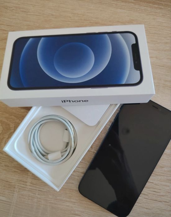 Iphone 12. 64Gb bateria 81%