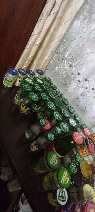 Банки з закруткой разные, разной формы очень много, скидка