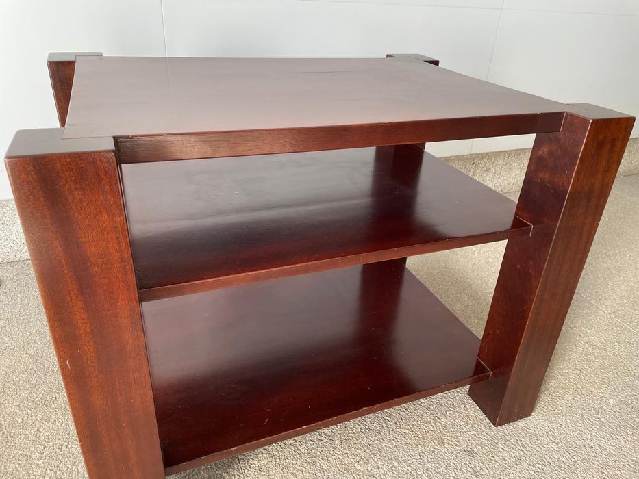 Mesa de madeira mogno maciço