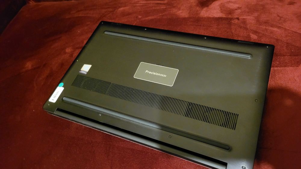 Dell Precision 5530 15.6" i7-8850H 32 GB 512 GB UHD