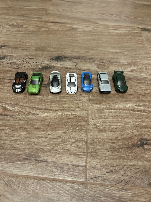 Zestaw 7 samochodów HotWheels