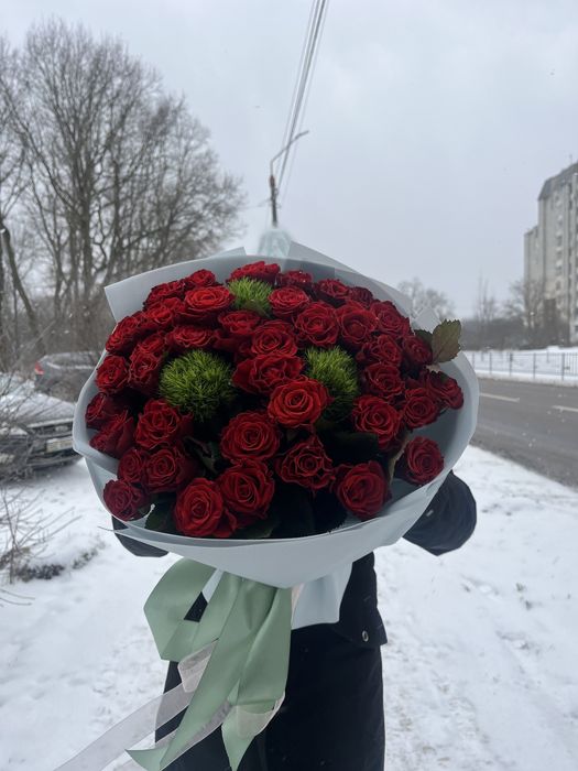 101 троянда львів