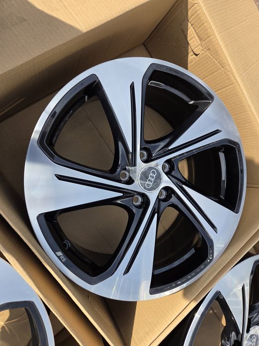 Oryginalne felgi Audi 19 A3 S3 8Y 8V Nowy model
