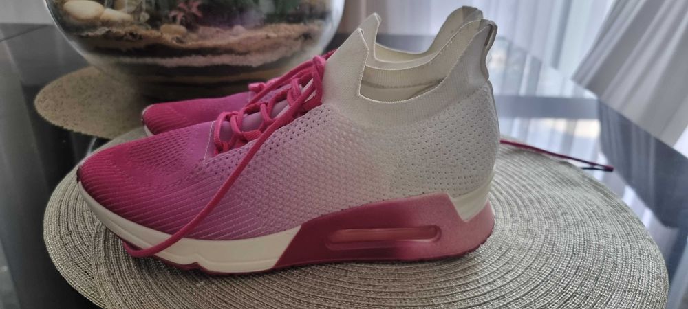 buty sportowe, snechersy DKNY 38.5, nowe