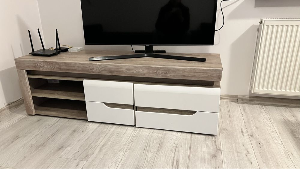 Aneks do jadalni na cztery osoby.Komplet