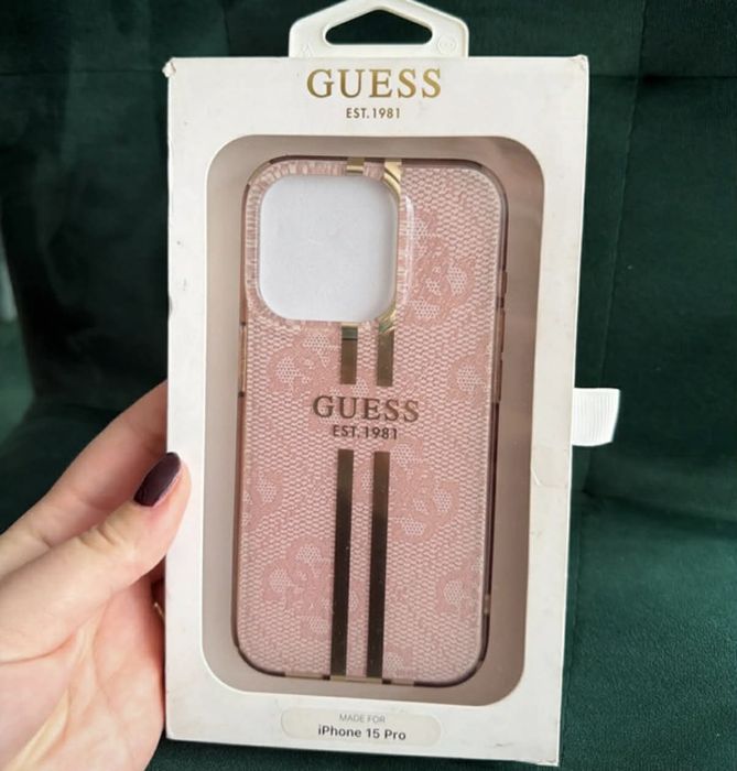 Etui iPhone 15Pro GUESS