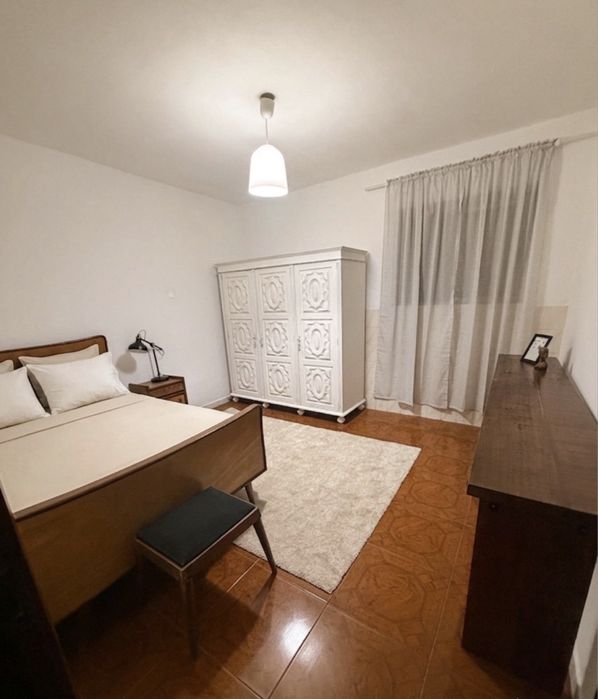 Quarto para alugar em moradia