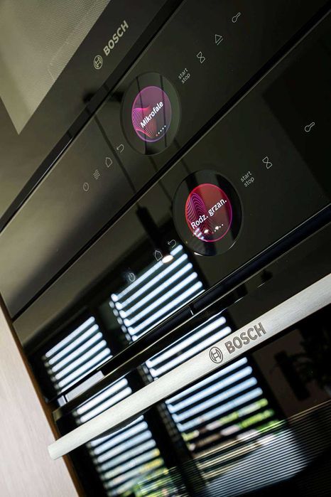 Zestaw AGD Bosch Serie 8 piekarnik  HBG7363B1 + mikrofala BEL7321B1 + płyta gazowa seria 4 PNP6B6K40