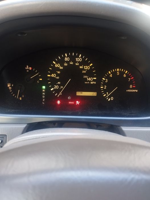 Лексус РХ 300 2000 року.