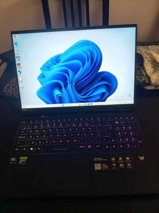 Predator rtx 5070ti ultra 9 275hx ecrã  240hz