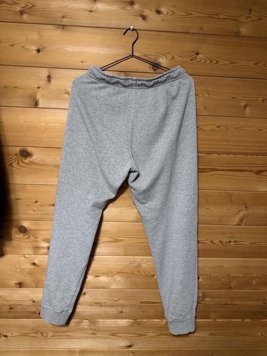 Джогери Nike оригінал  Стан нових Розмір л але буде і на м добре