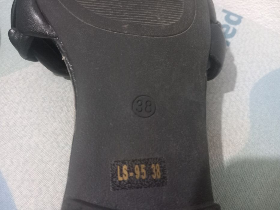 Chinelas  pretas n38
