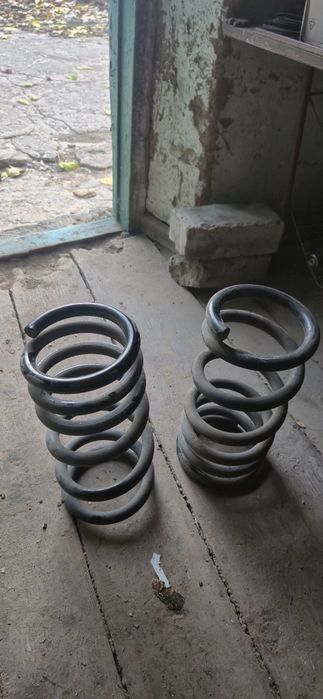 Продам Комплект Пружин Паджеро Вагон 3
