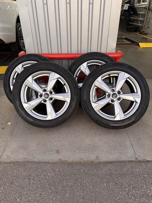 Диски Audi оригінал R18 з резиною літньою  Pirelli 225/55