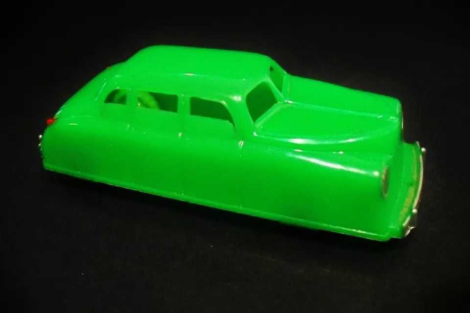 RENWAL 1950's green plastic nº143 toy car made in USA