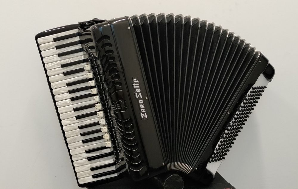 Włoski akordeon Zero Sette mod. B22