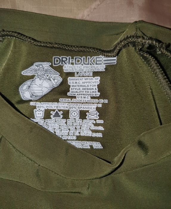 T-Shirts de lycra verde azeitona- L