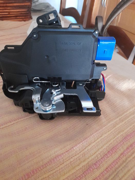 Fechadura elétrica de porta de carro