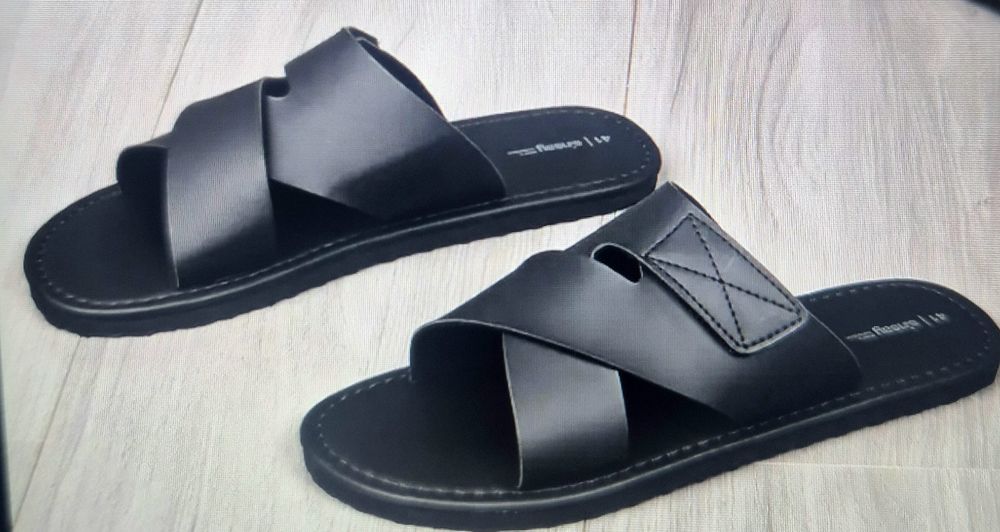 Chinelos novos pele n 45