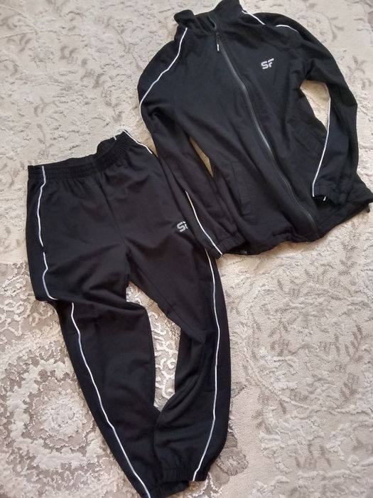 Спортивний костюм для хлопчика, підлітка. В ідеальному стані, як новий