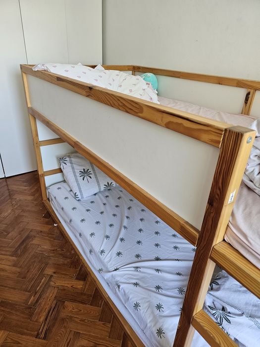 Cama Kura IKEA reversível