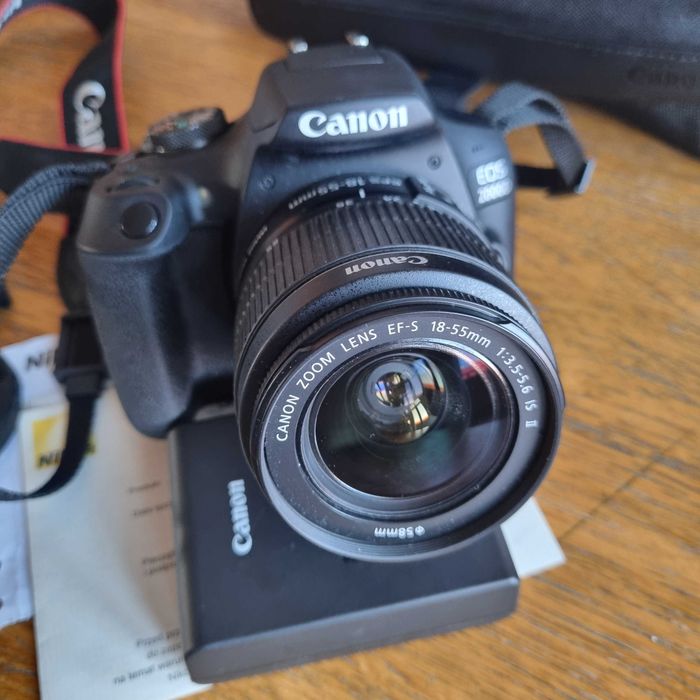 aparat cyfrowy lustrzanka canon eos 2000d obiektyw 18-55mm dc3