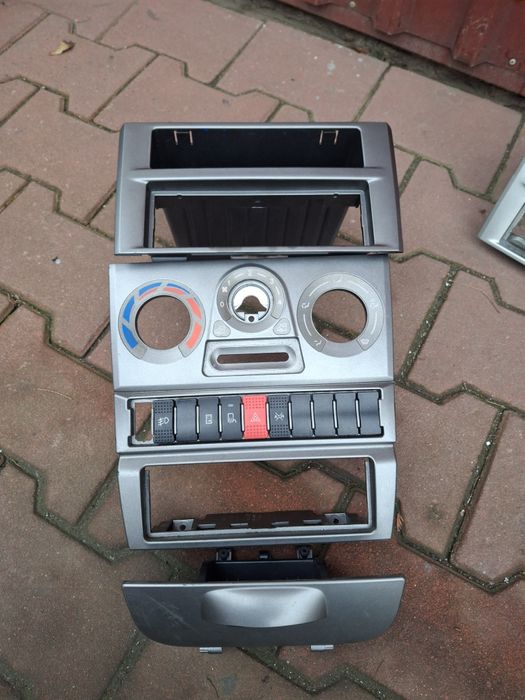 Panel sterowania włącznik kieszeń Ramka  Iveco Daily
