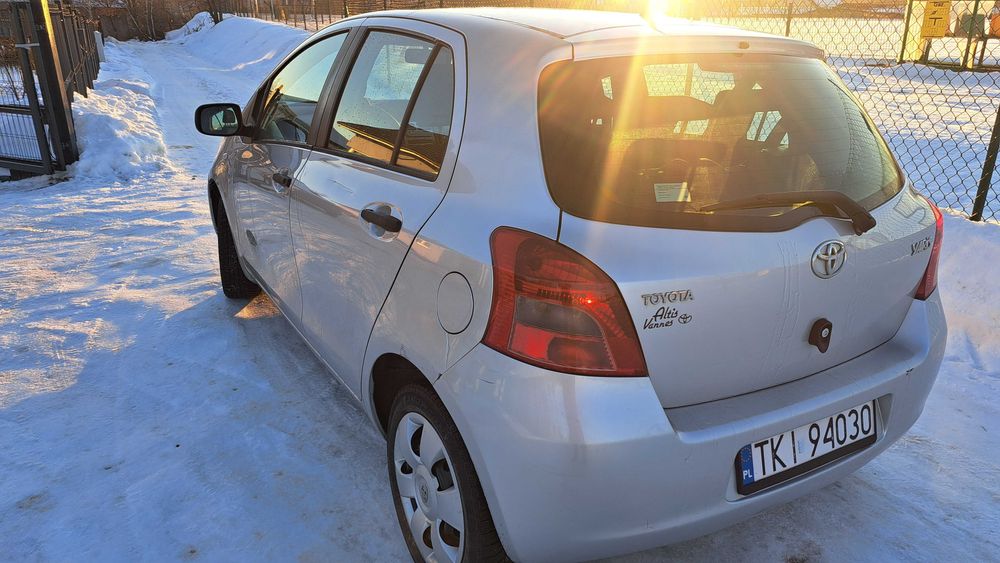 Sprzedam TOYOTA YARIS 2007 ROK