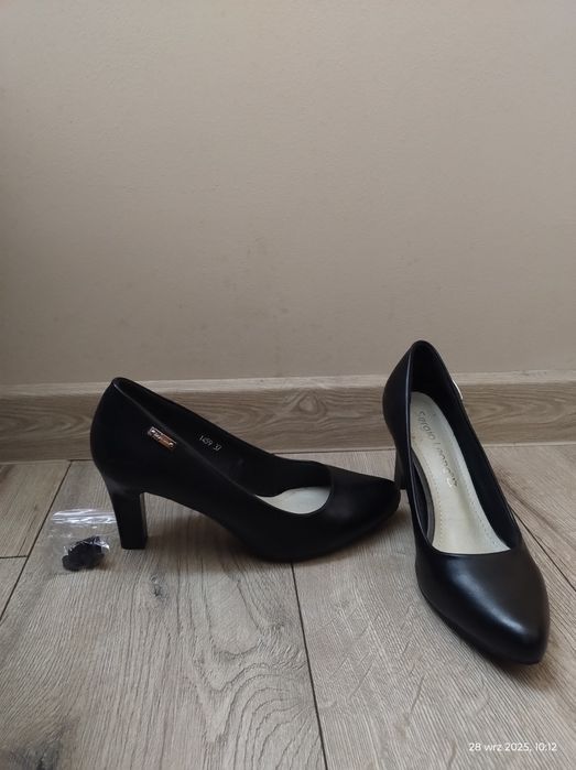 Buty na obcasie czarne