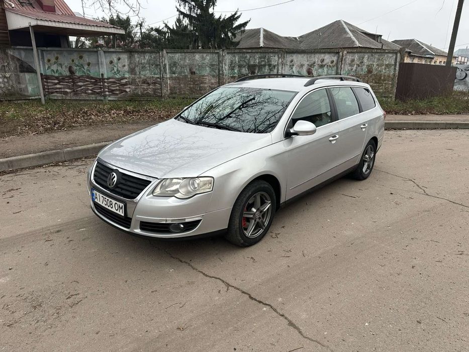 Щеплення, демфер, грм нові. Машина обслужена, ходова не стукає. Фарбувати не потрібно, не гнила. Салон в гарному стані. Мотор добре працює. Коробка 6 ступка.