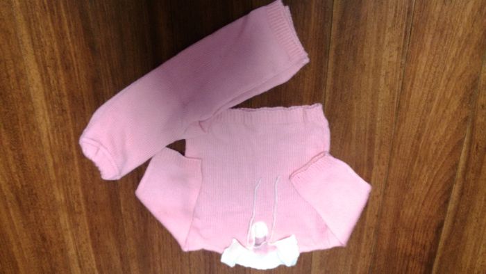 Пакет меховое пальто, махра кофта, костюм, шапка, варежки, носки -250