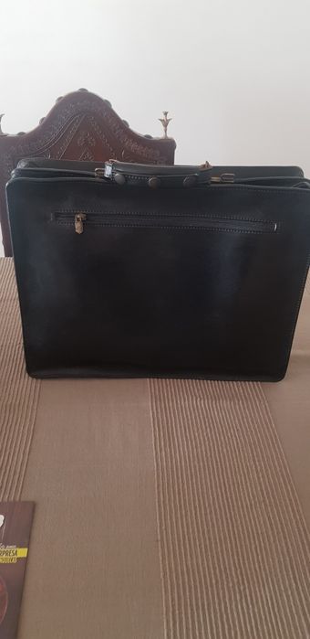 Mala em pele preta vintage