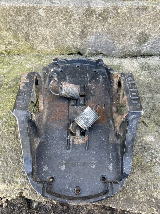 Подпятник опорной лапы JOST JS-0003800-E