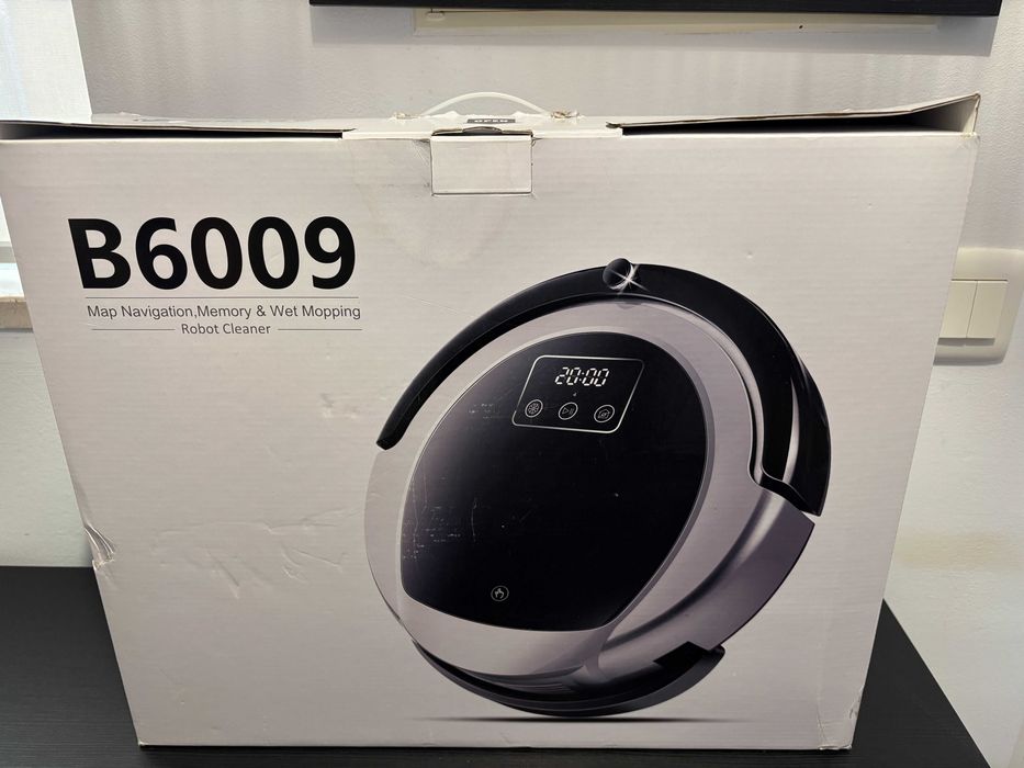 Aspirador robô Electrolux B6009 como novo