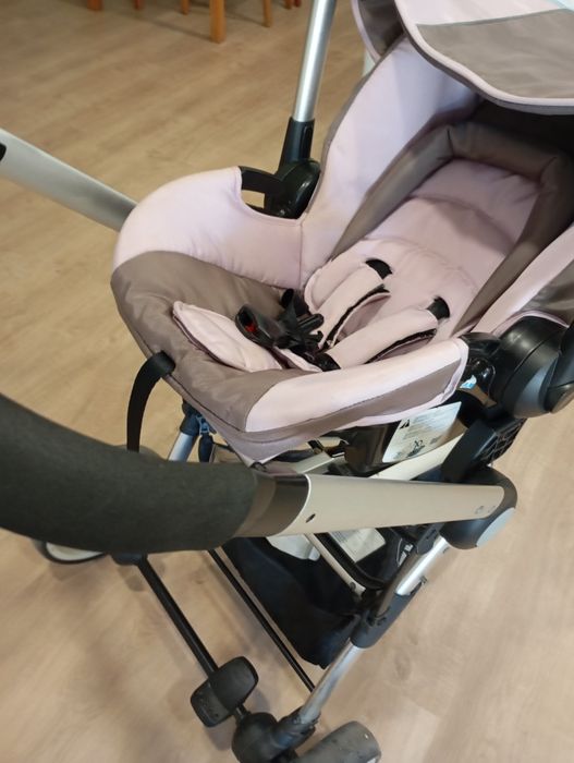 Carrinho bebé com ovo