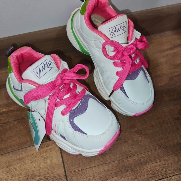 Кросівки на дівчинку 26-28-29