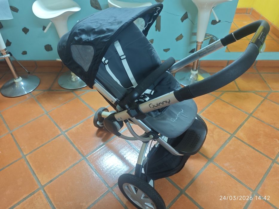 Vendo carrinho de bebé multifuncional 3 em 1