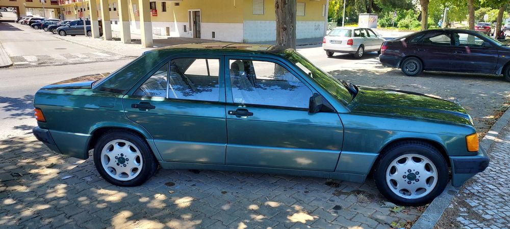Vendo Mercedes E 190 excelente veículo de garagem