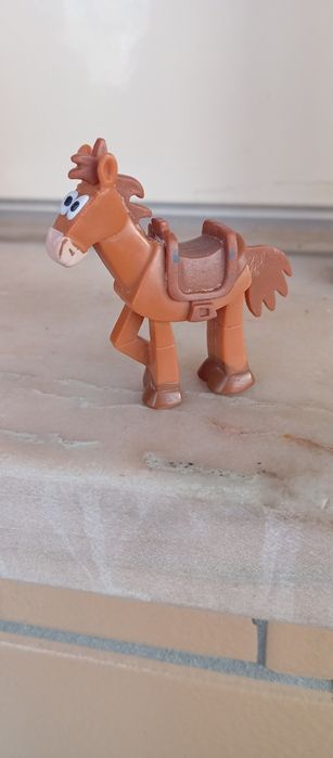 Figuras toys story e outros