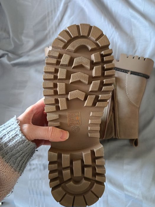 Жіночі зимові черевики