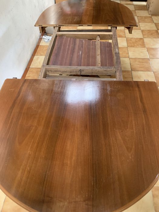 Mesa - Madeira de mogno