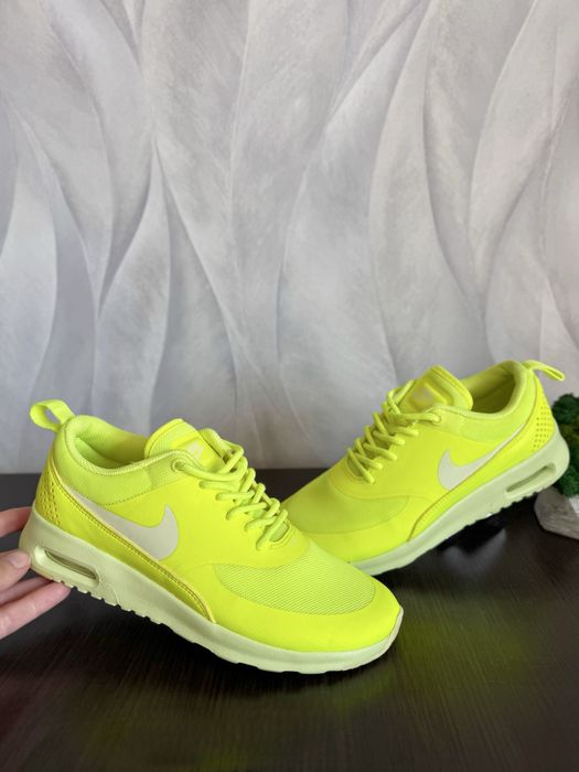 Продам яскраві Nike Air Max Thea — Стан нових!