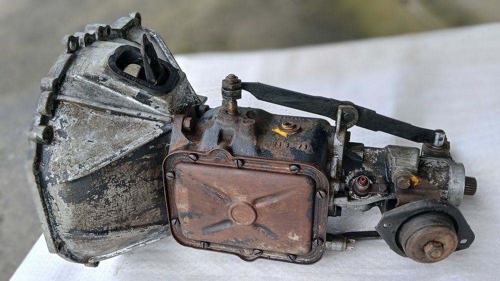 Vendo caixa de velocidades para Opel Rekord D