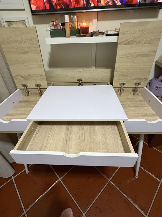 Penteadeira / Secretaria