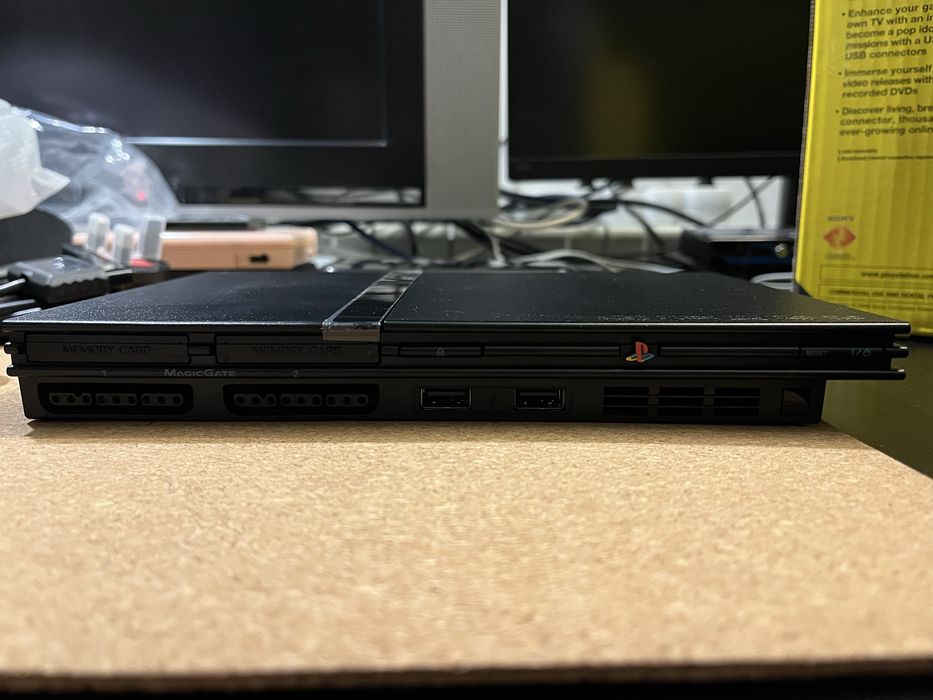 Sony Playstation 2 Slim PS 2 BOX jak nowy, stan kolekcjonerski.